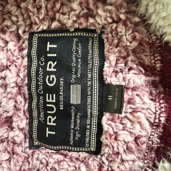 True Grit Frosty Red/Purple  Sherpa Pullover M - Picture 7 of 7